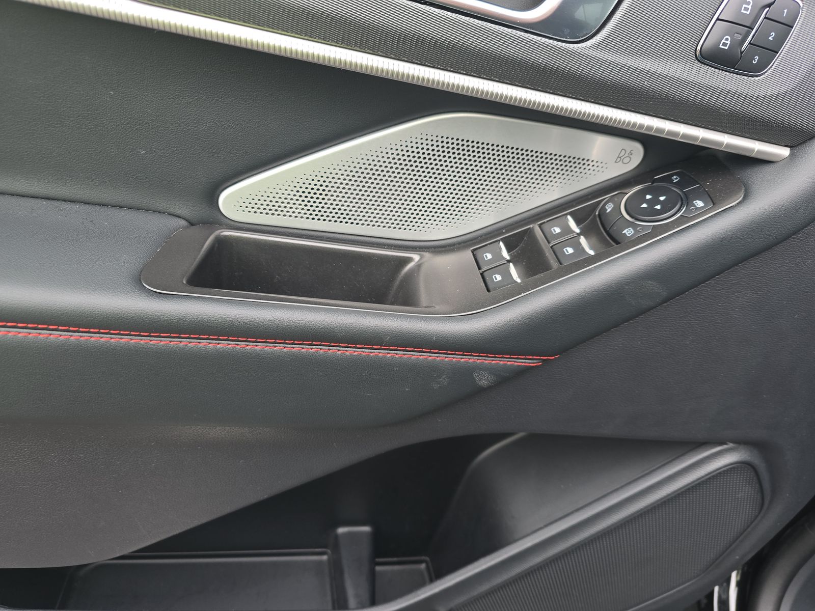 2025 Ford Explorer ST AWD