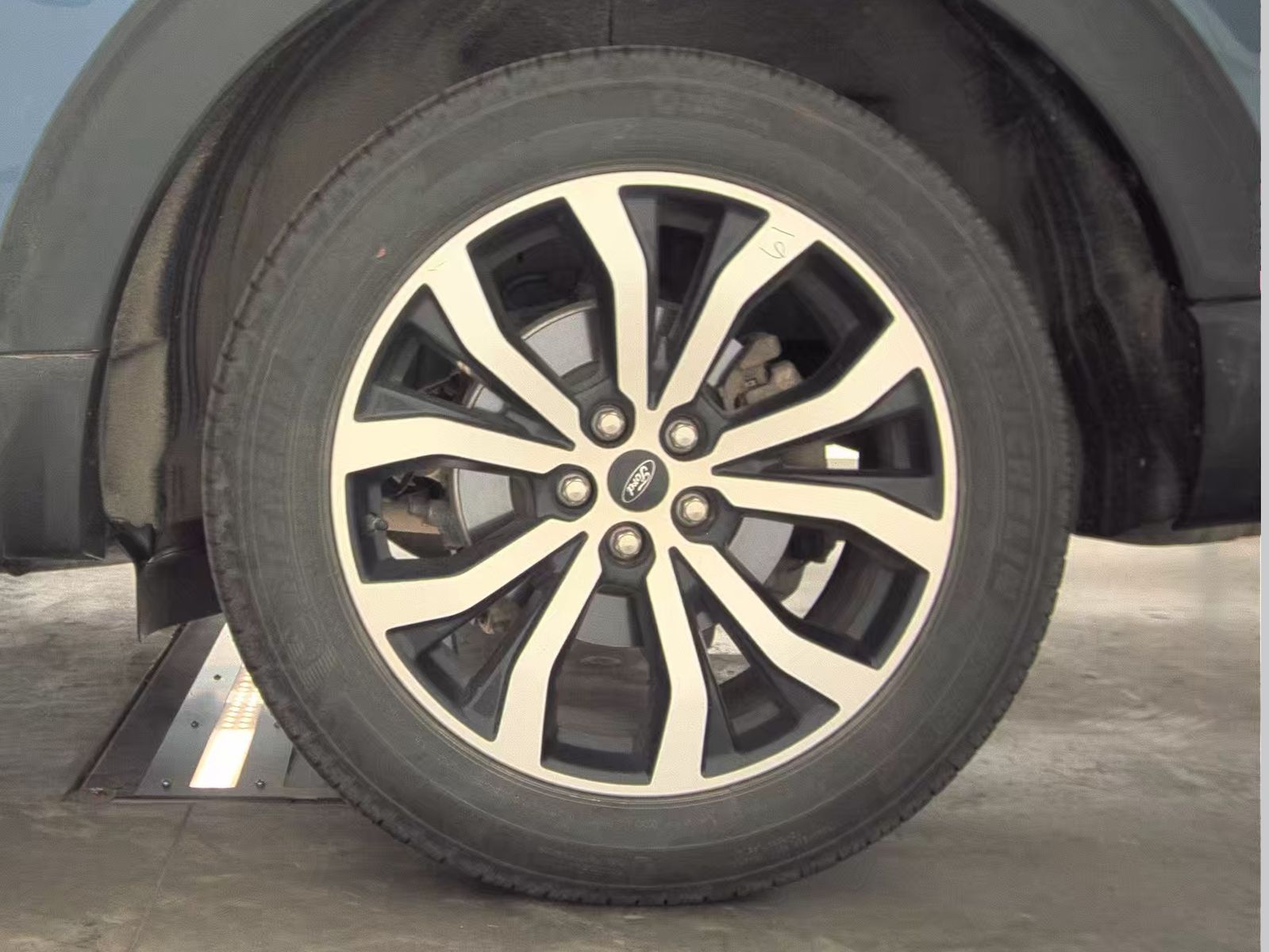 2025 Ford Explorer ST-Line AWD