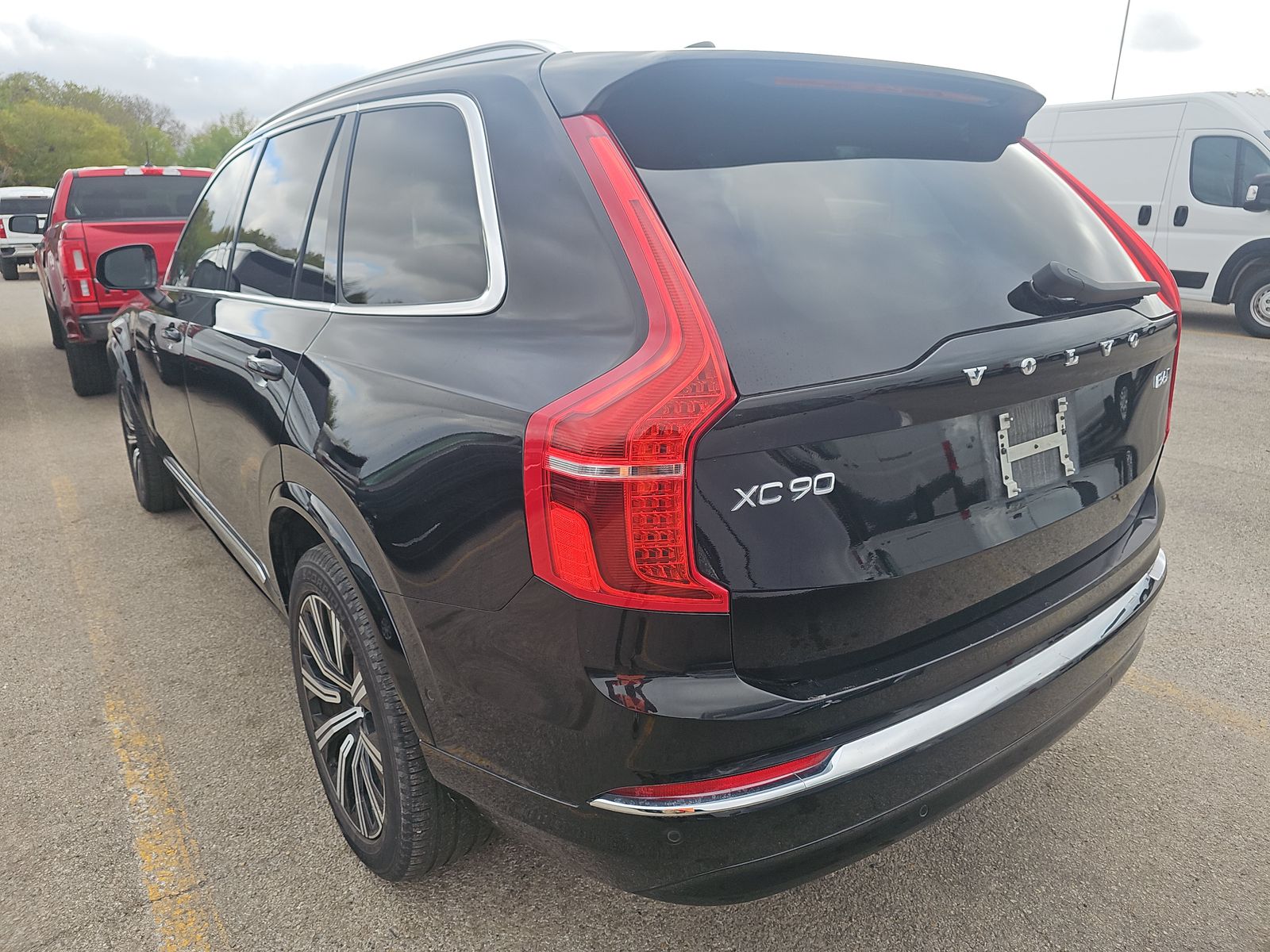 2023 Volvo XC90 B6 Plus AWD