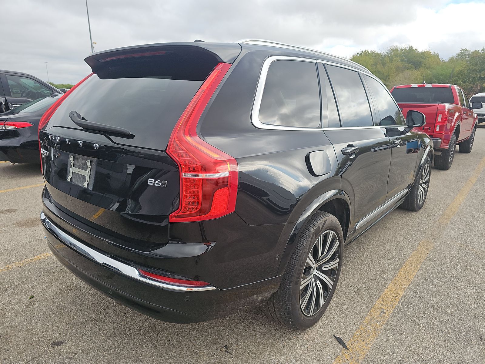 2023 Volvo XC90 B6 Plus AWD