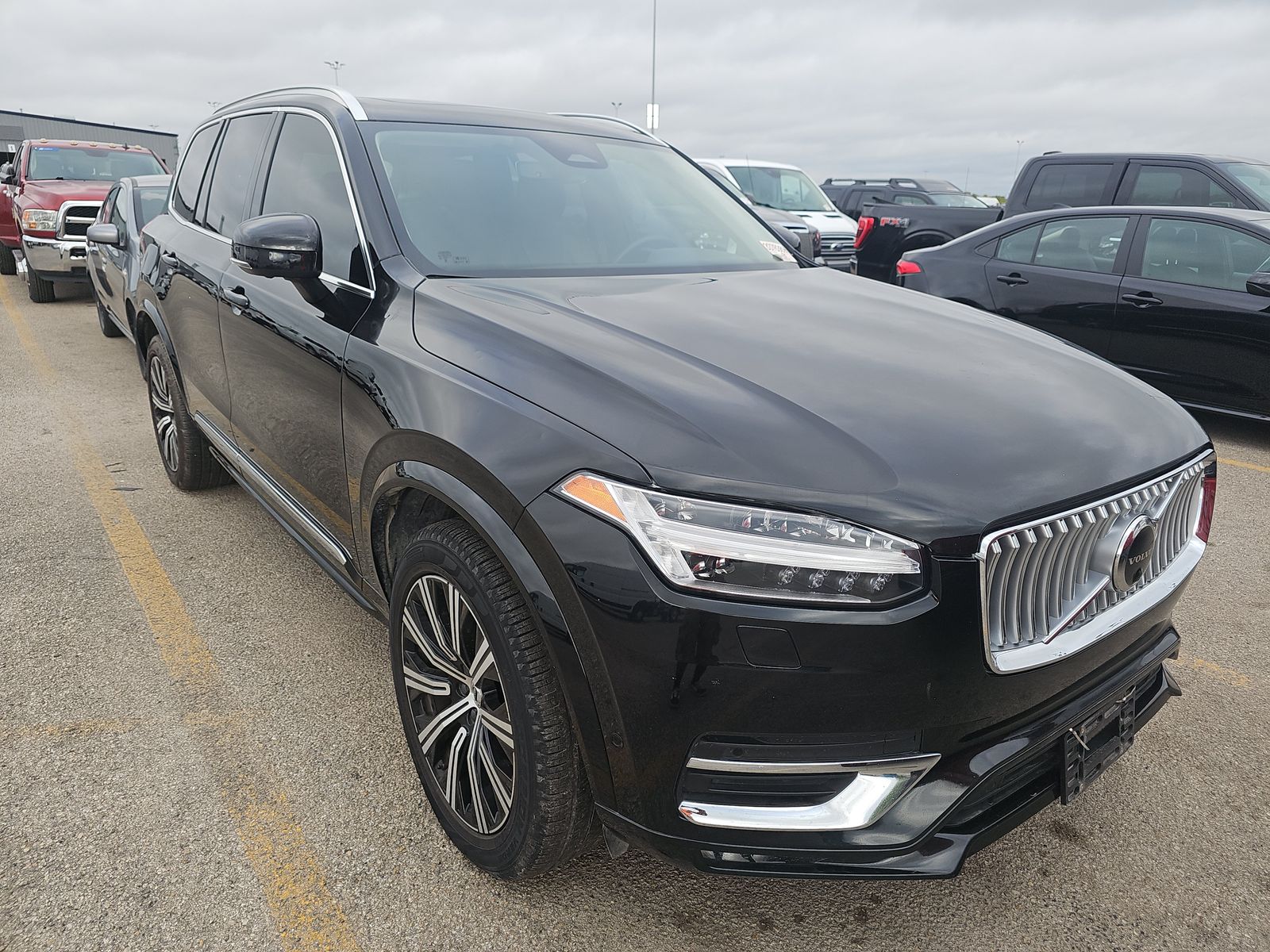 2023 Volvo XC90 B6 Plus AWD