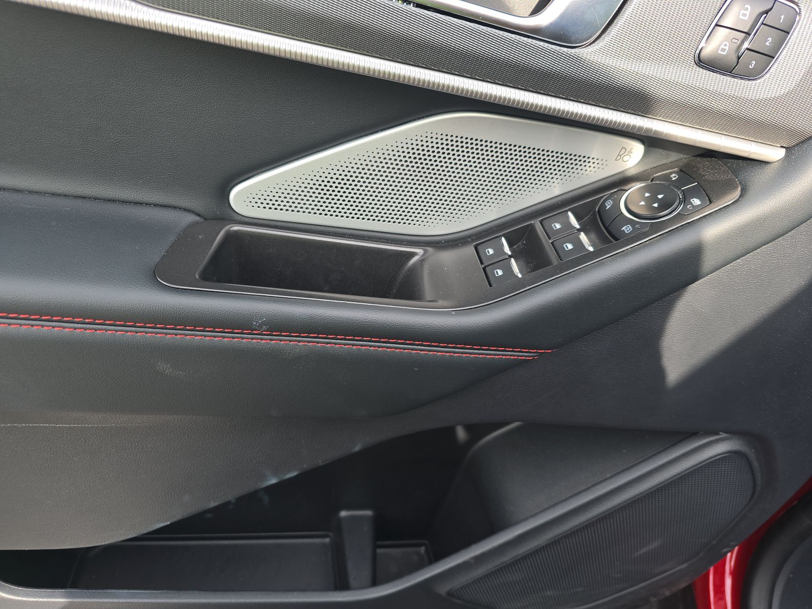 2025 Ford Explorer ST AWD