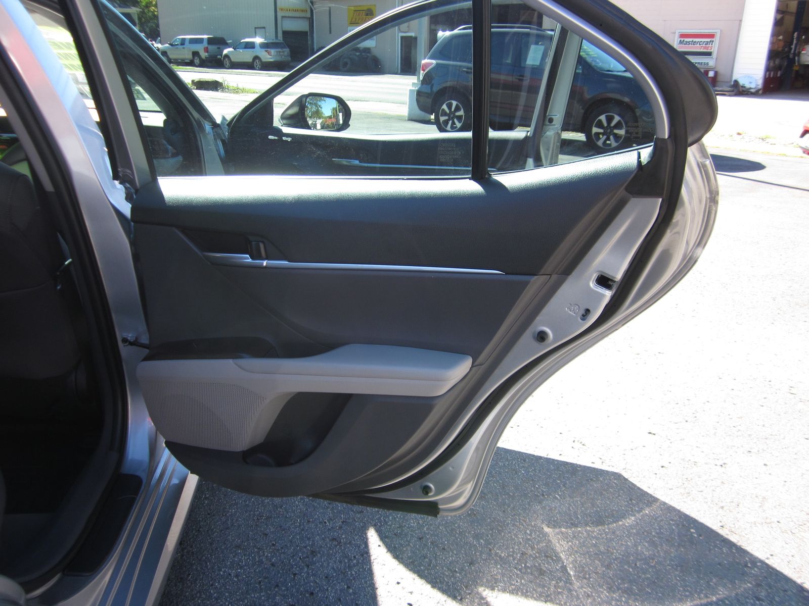 2023 Toyota Camry Hybrid LE FWD