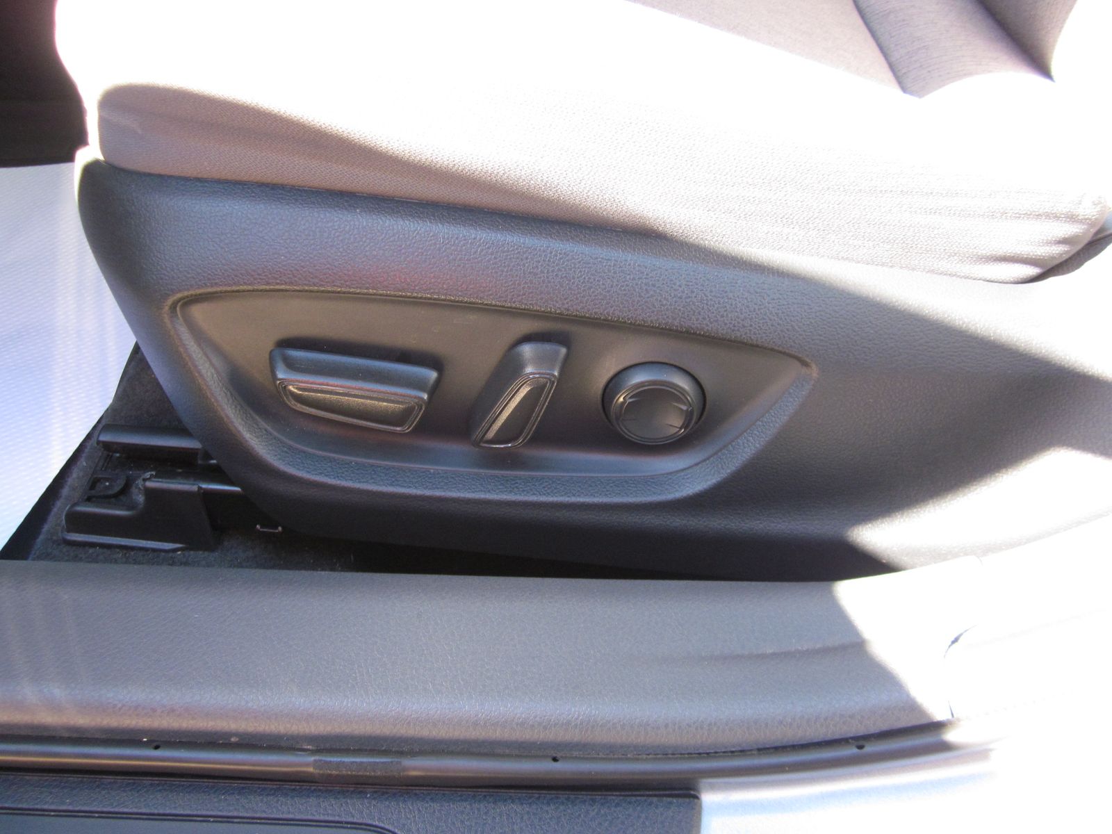 2023 Toyota Camry Hybrid LE FWD