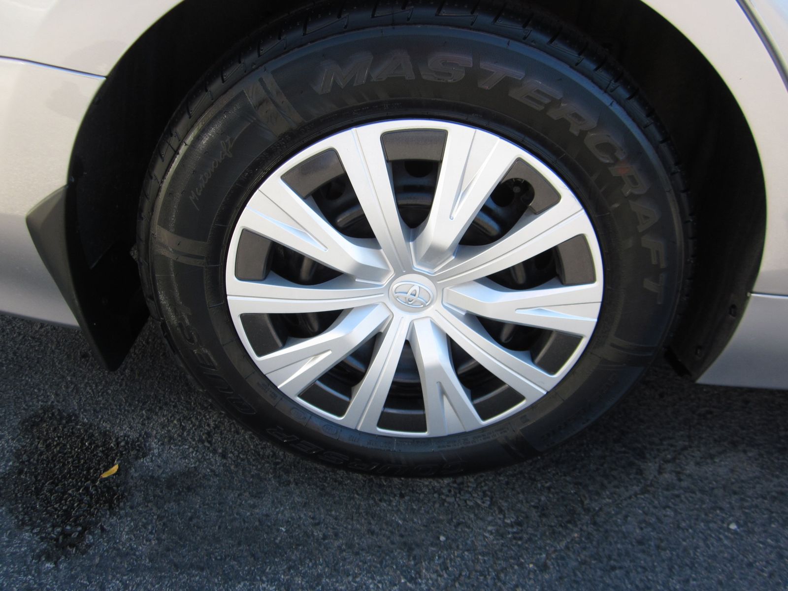 2023 Toyota Camry Hybrid LE FWD