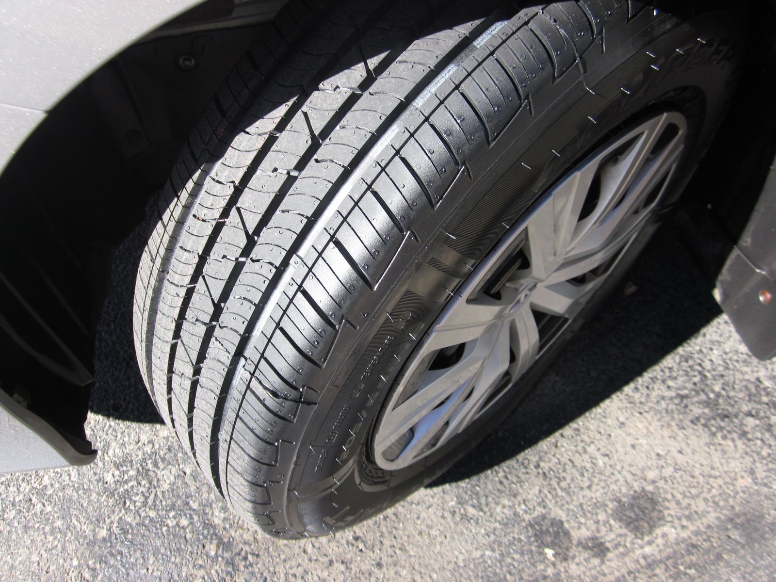 2023 Toyota Camry Hybrid LE FWD