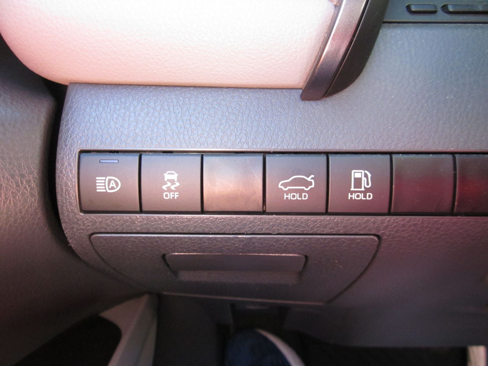 2023 Toyota Camry Hybrid LE FWD