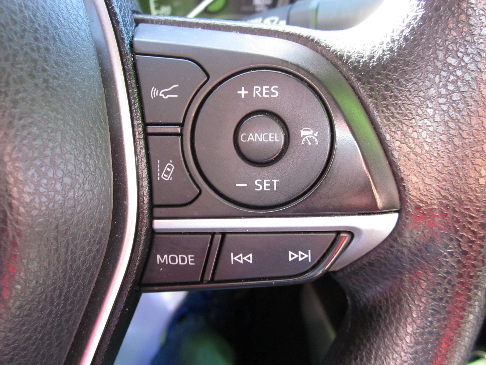 2023 Toyota Camry Hybrid LE FWD