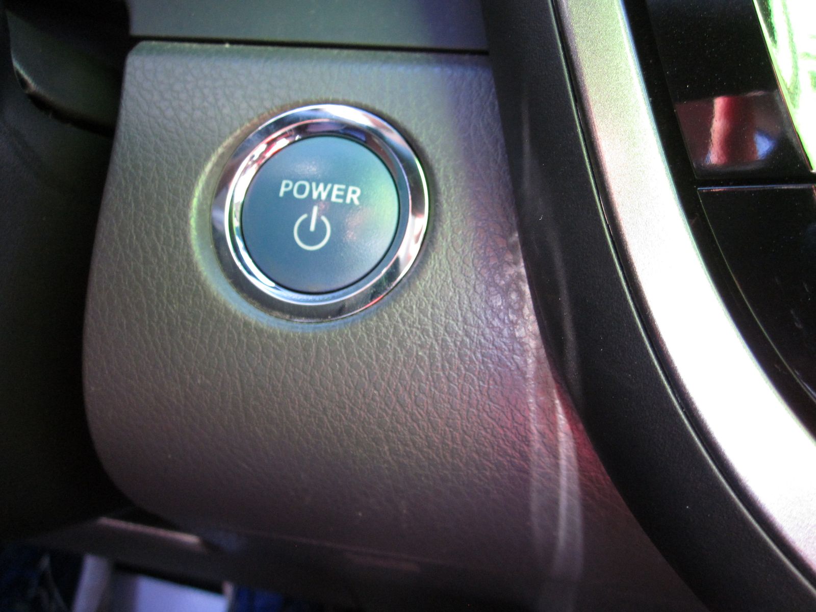 2023 Toyota Camry Hybrid LE FWD