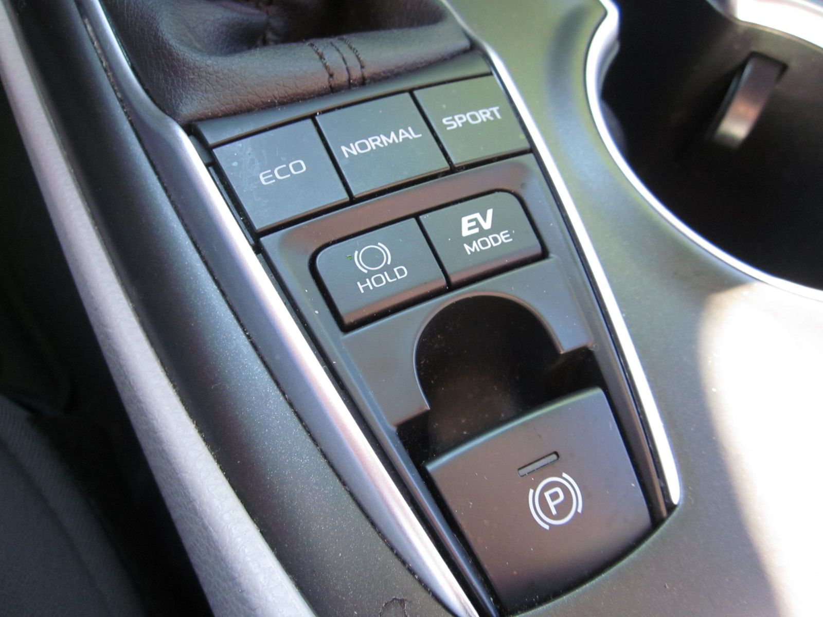 2023 Toyota Camry Hybrid LE FWD