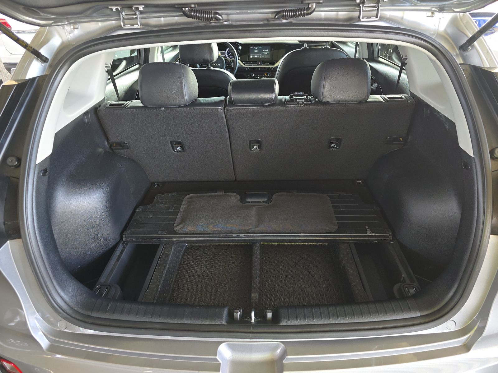 2022 Kia Niro LXS SE FWD