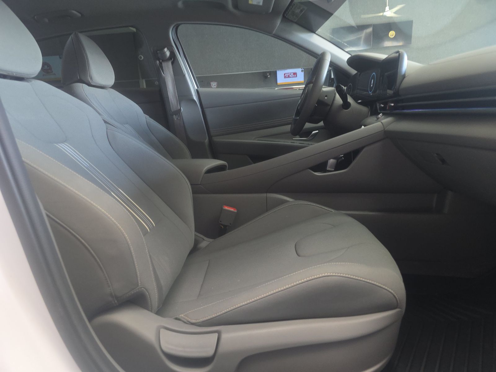 2024 Hyundai Elantra SEL FWD