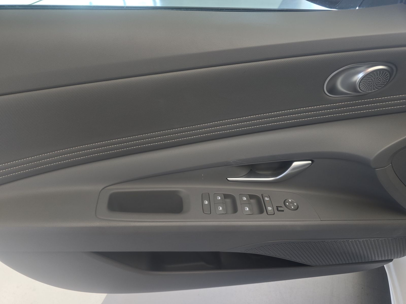 2024 Hyundai Elantra SEL FWD