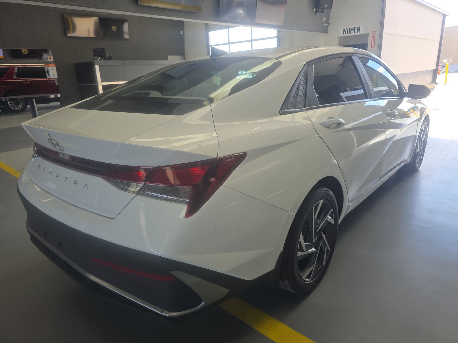 2024 Hyundai Elantra SEL FWD