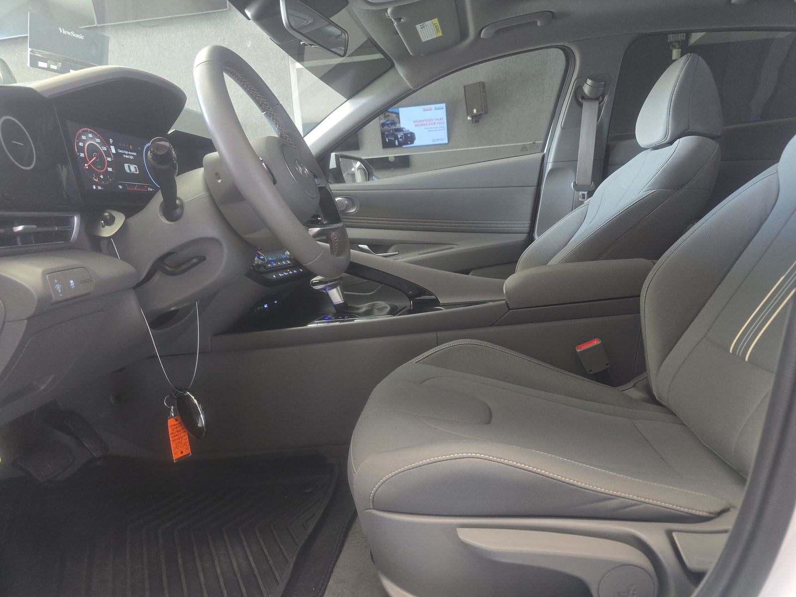 2024 Hyundai Elantra SEL FWD