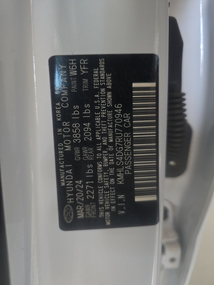 2024 Hyundai Elantra SEL FWD