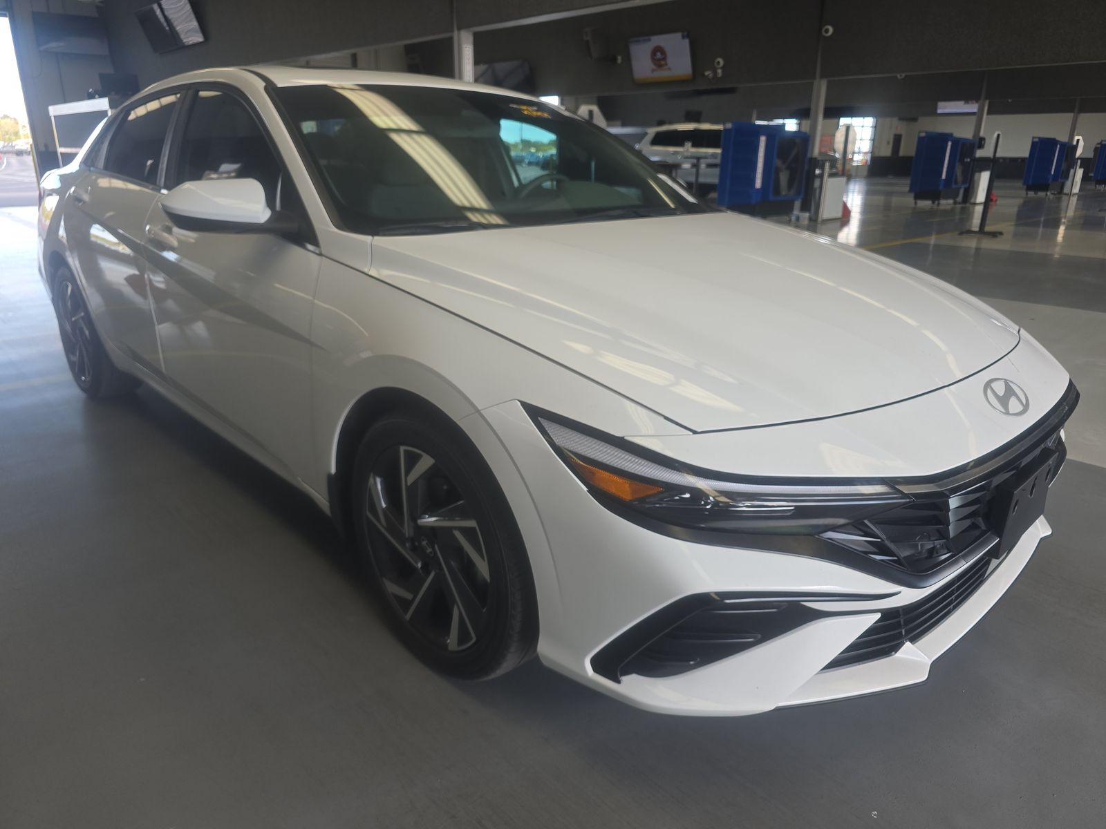 2024 Hyundai Elantra SEL FWD