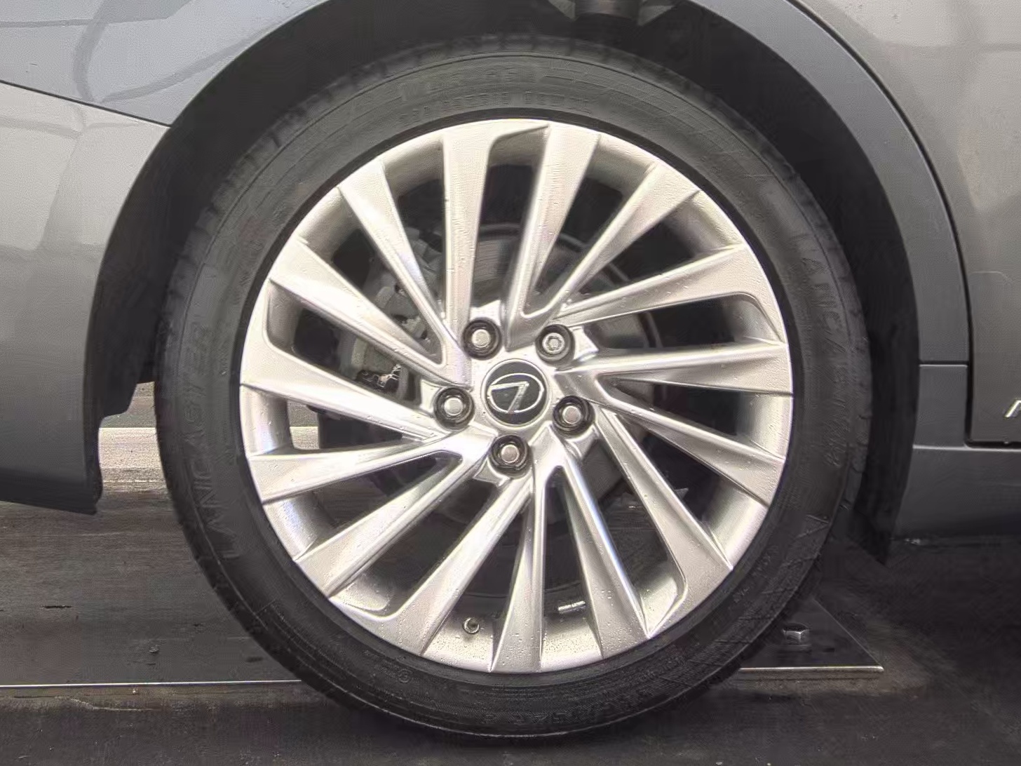 2020 Lexus ES ES 300h Ultra Luxury FWD