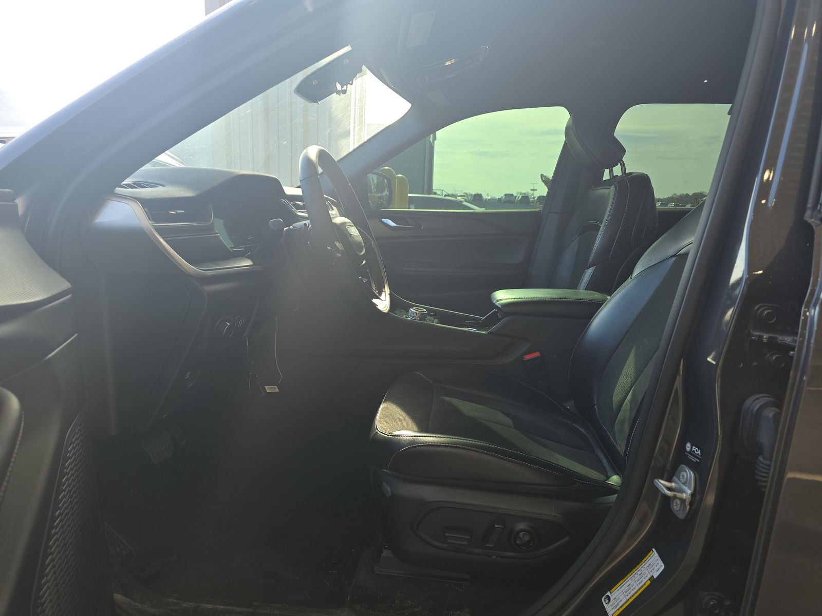 2023 Jeep Grand Cherokee Altitude RWD