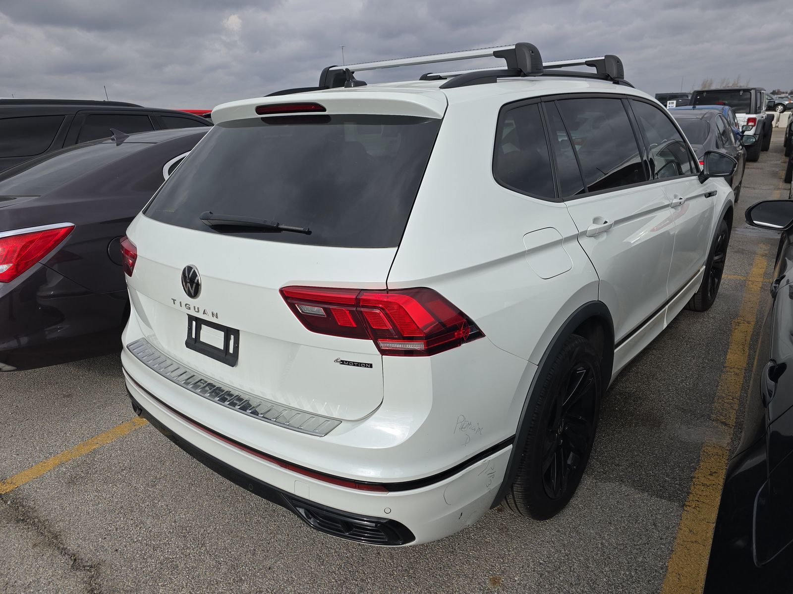 2024 Volkswagen Tiguan 2.0T SE R-Line Black AWD