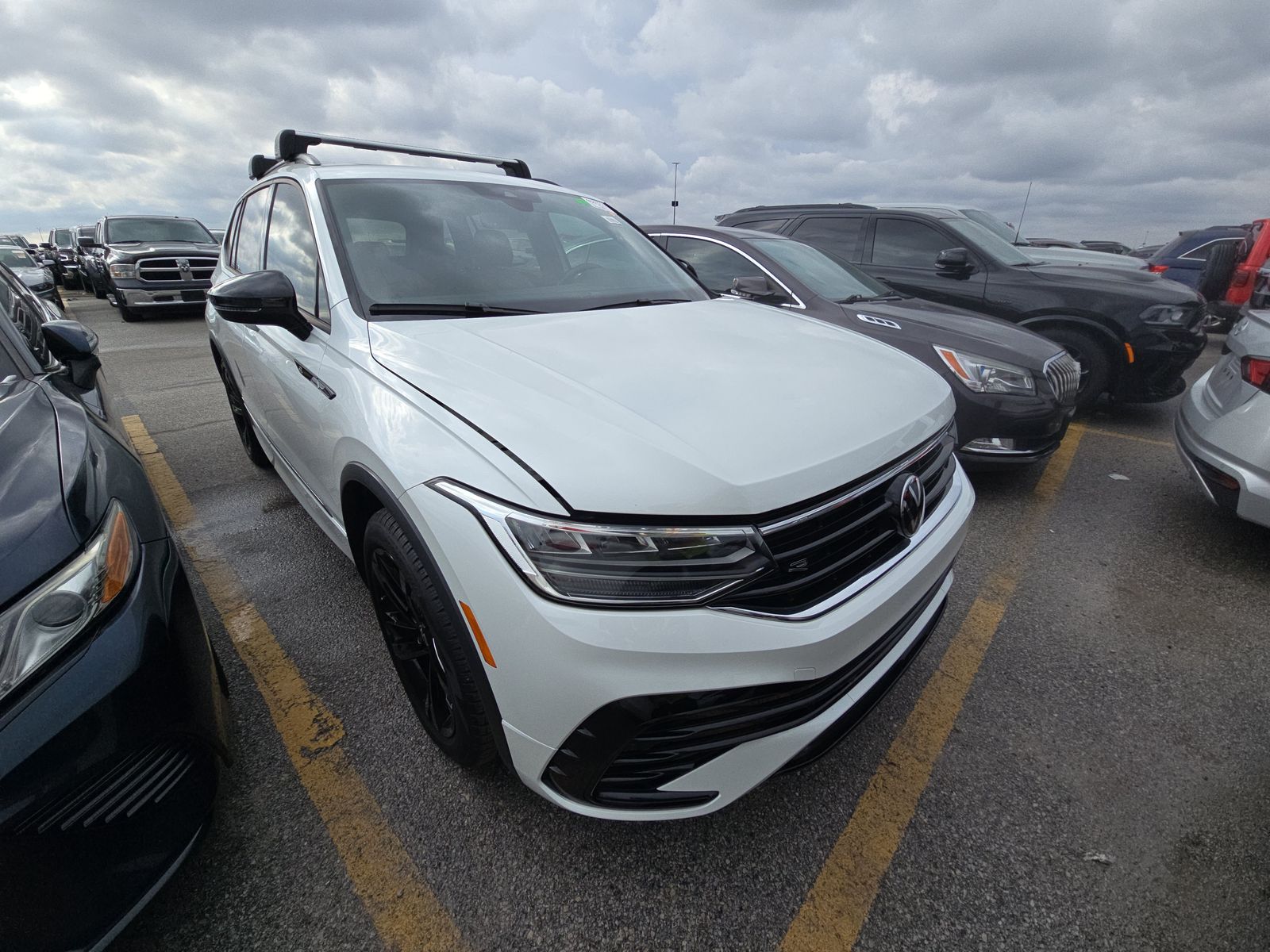 2024 Volkswagen Tiguan 2.0T SE R-Line Black AWD