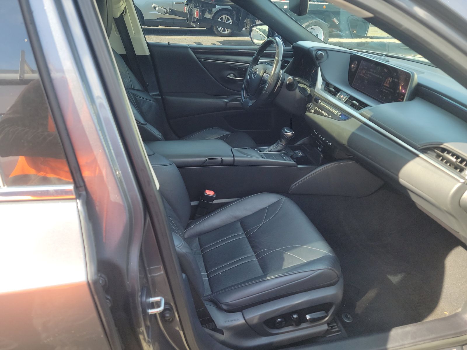 2020 Lexus ES ES 300h Ultra Luxury FWD