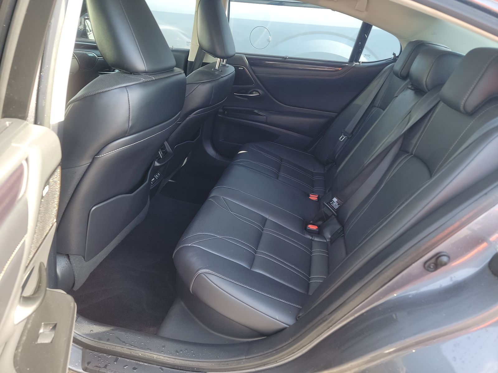 2020 Lexus ES ES 300h Ultra Luxury FWD