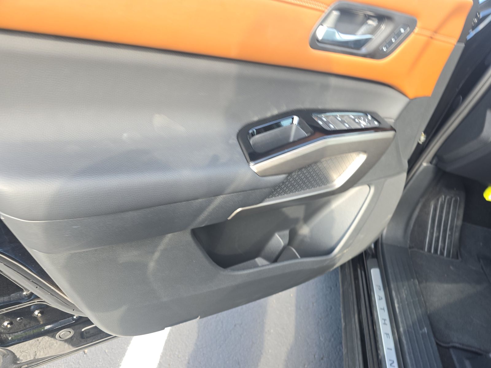 2024 Nissan Pathfinder Platinum AWD