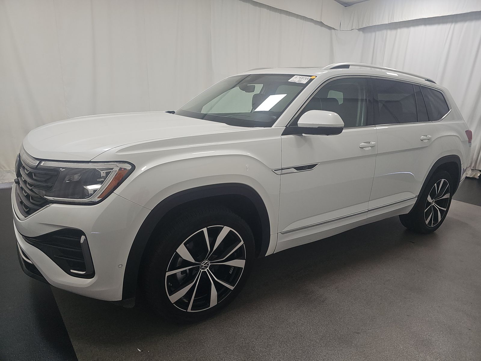 2024 Volkswagen Atlas 2.0T SEL Premium R-Line AWD