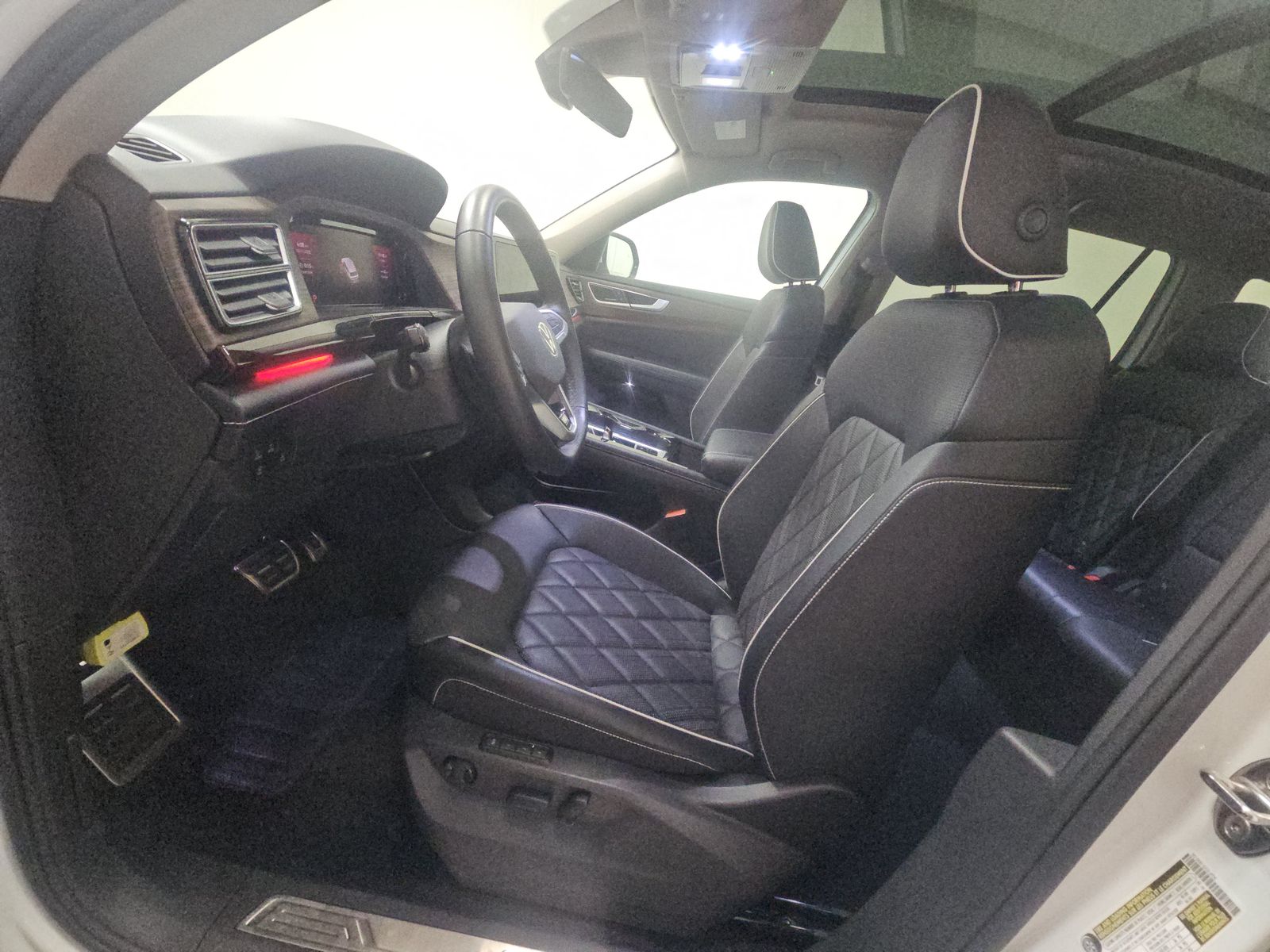 2024 Volkswagen Atlas 2.0T SEL Premium R-Line AWD