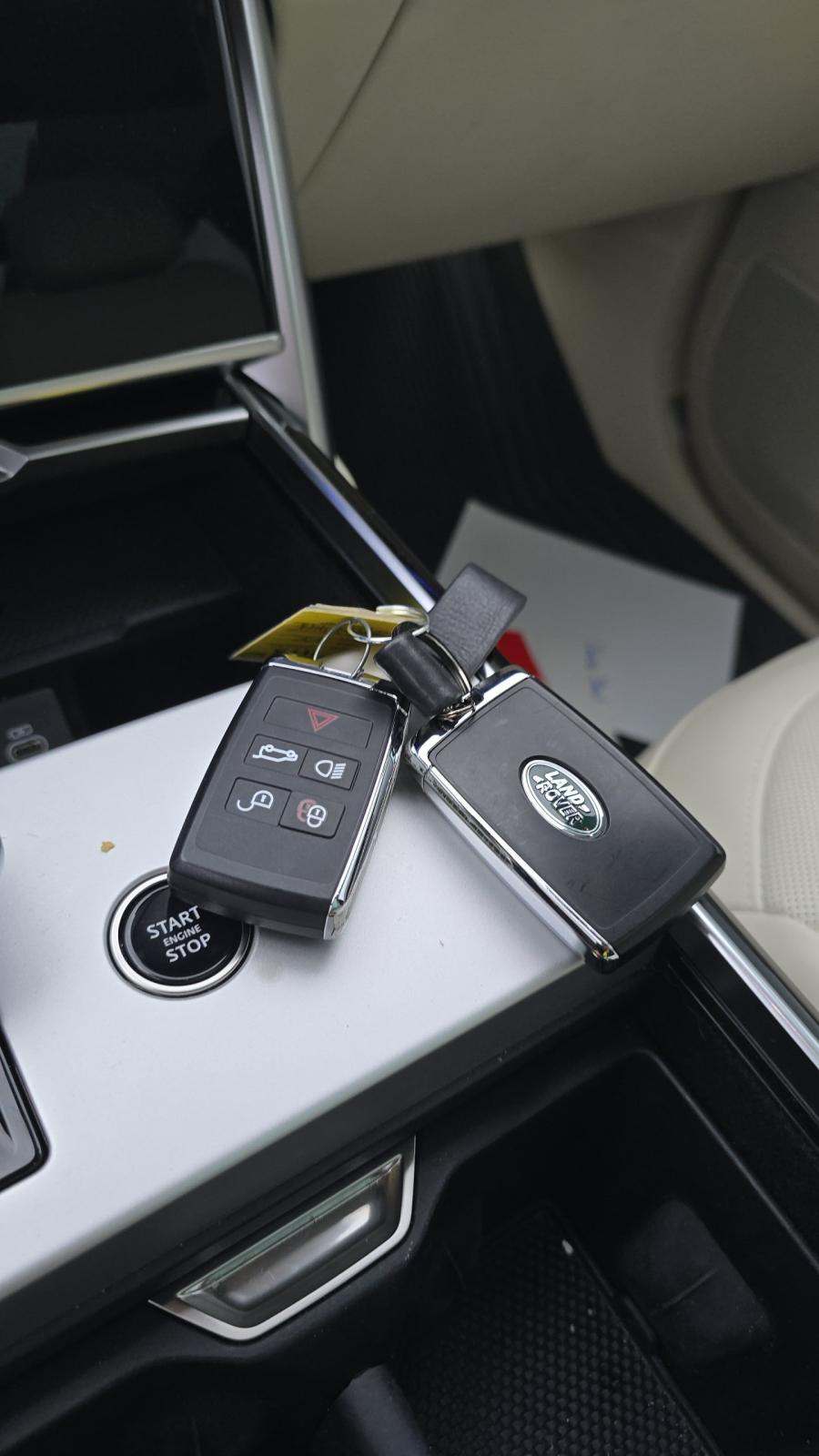 2025 Land Rover Range Rover Plug-In Hybrid SE AWD