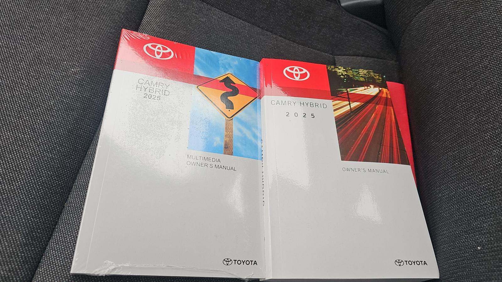 2025 Toyota Camry LE FWD