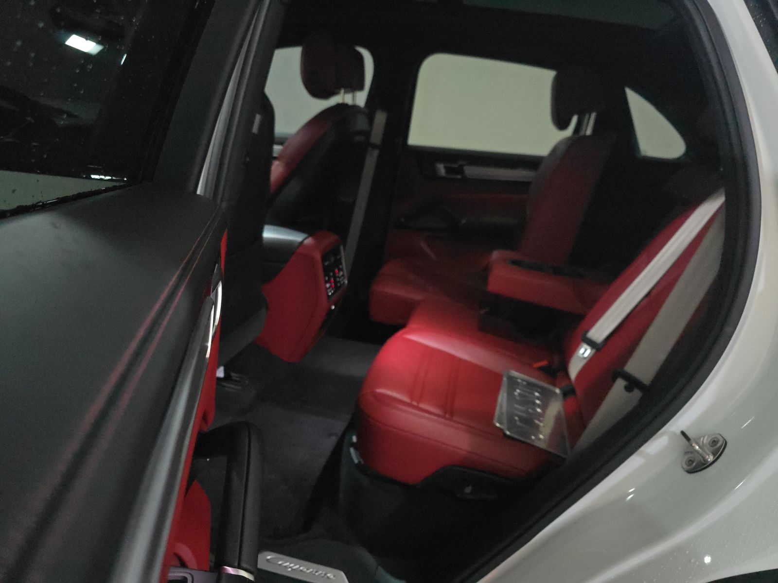 2022 Porsche Cayenne Platinum Edition AWD