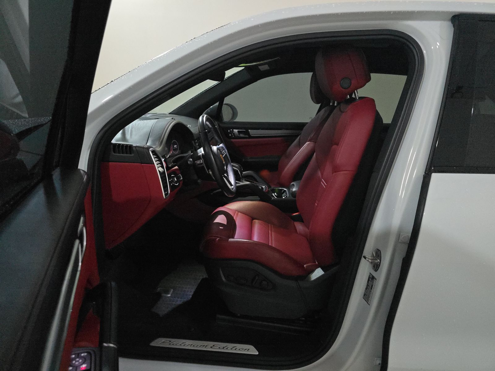 2022 Porsche Cayenne Platinum Edition AWD