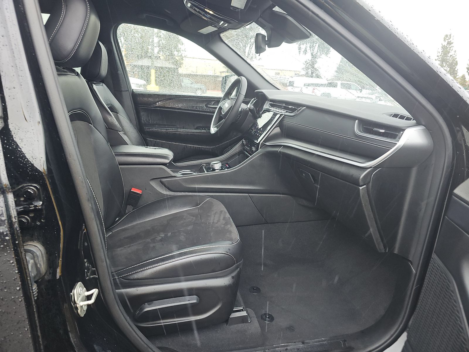 2024 Jeep Grand Cherokee Altitude AWD