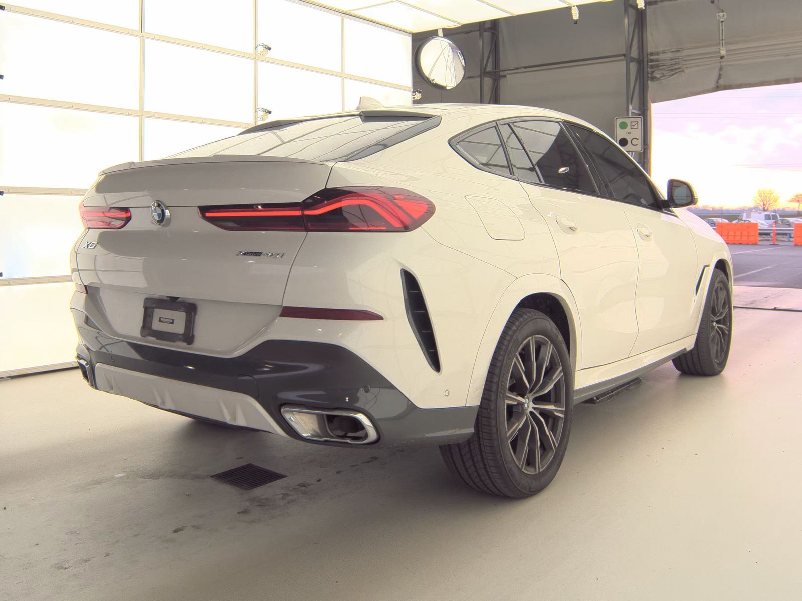 2023 BMW X6 xDrive40i AWD