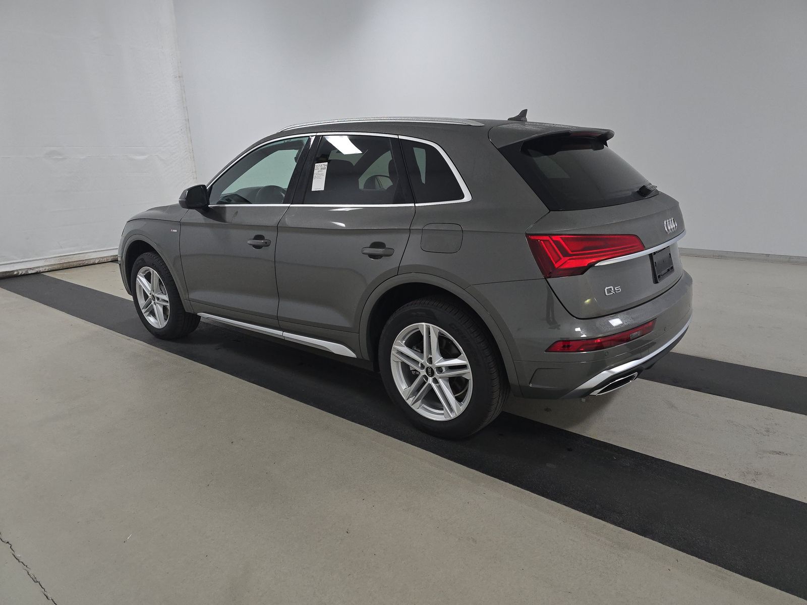 2025 Audi Q5 e Plug-In Hybrid S line Premium Plus AWD