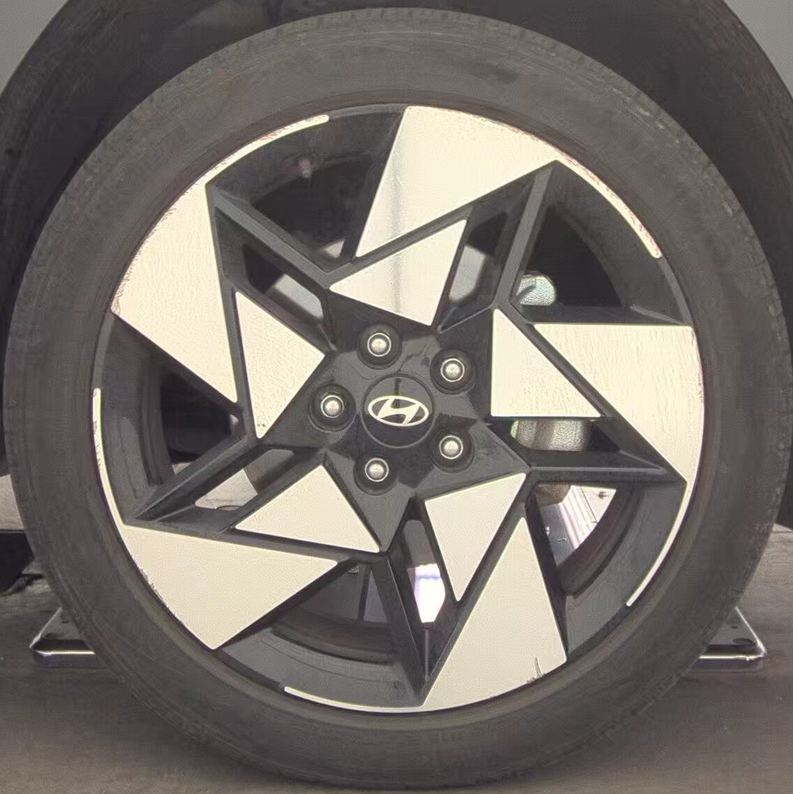 2024 Hyundai Kona Limited FWD