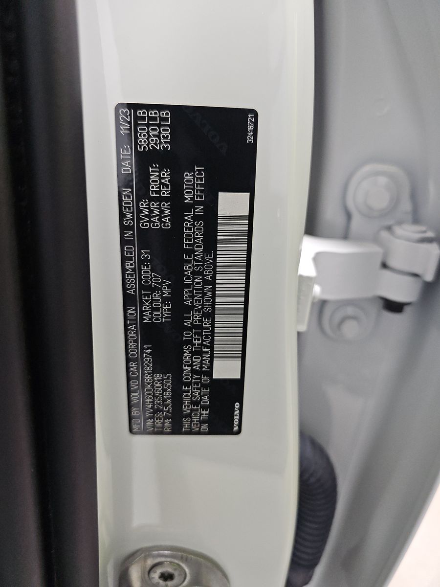 2024 Volvo XC60 Recharge T8 Core AWD