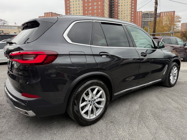 2023 BMW X5 xDrive40i AWD