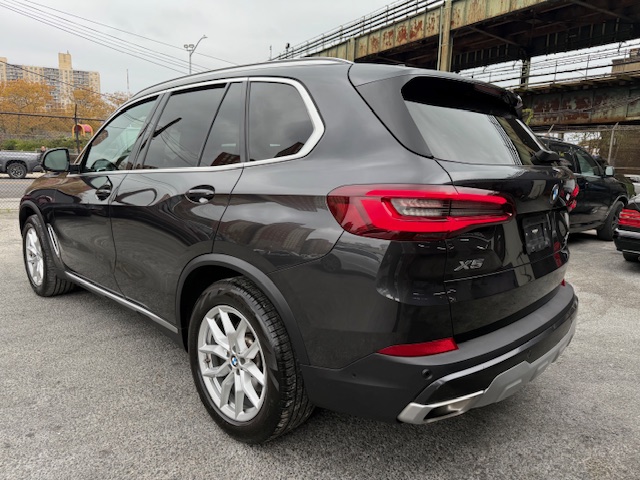 2023 BMW X5 xDrive40i AWD