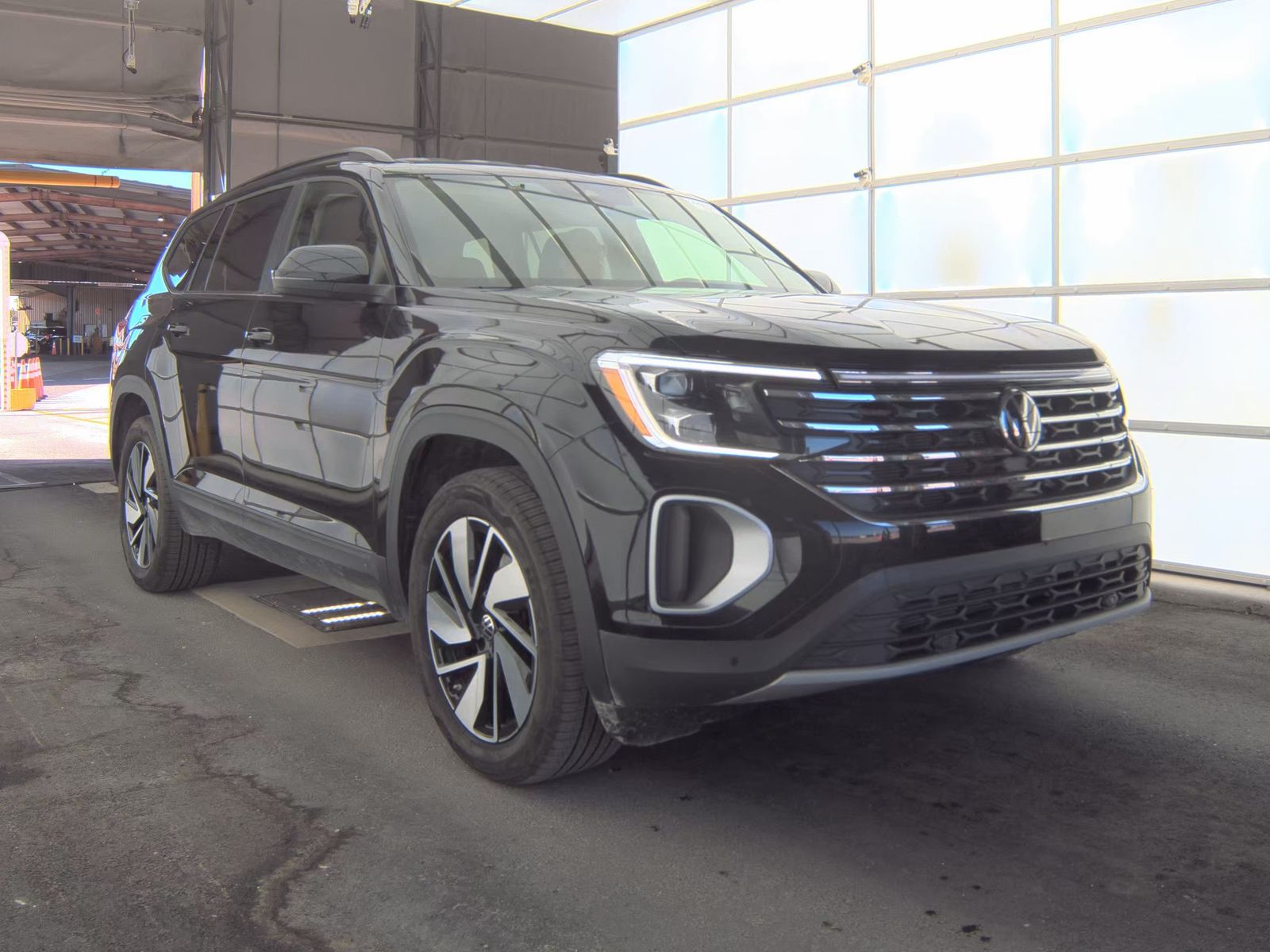 2025 Volkswagen Atlas 2.0T SE AWD
