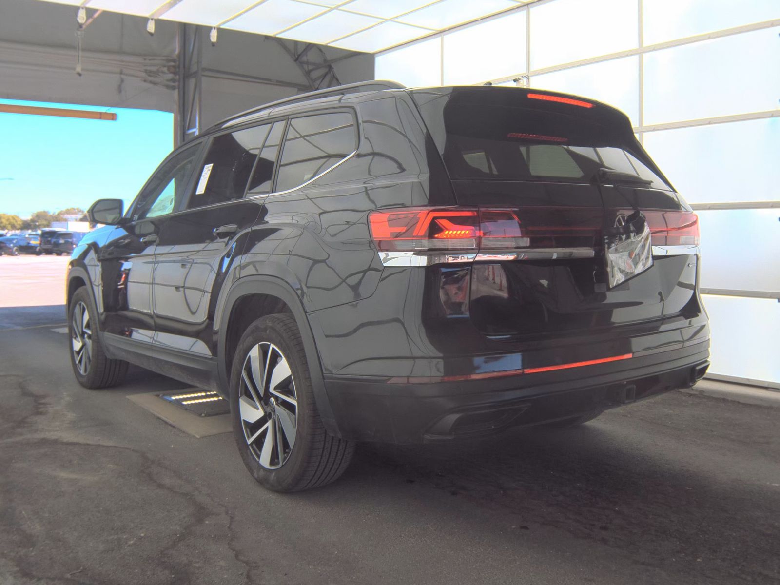2025 Volkswagen Atlas 2.0T SE AWD