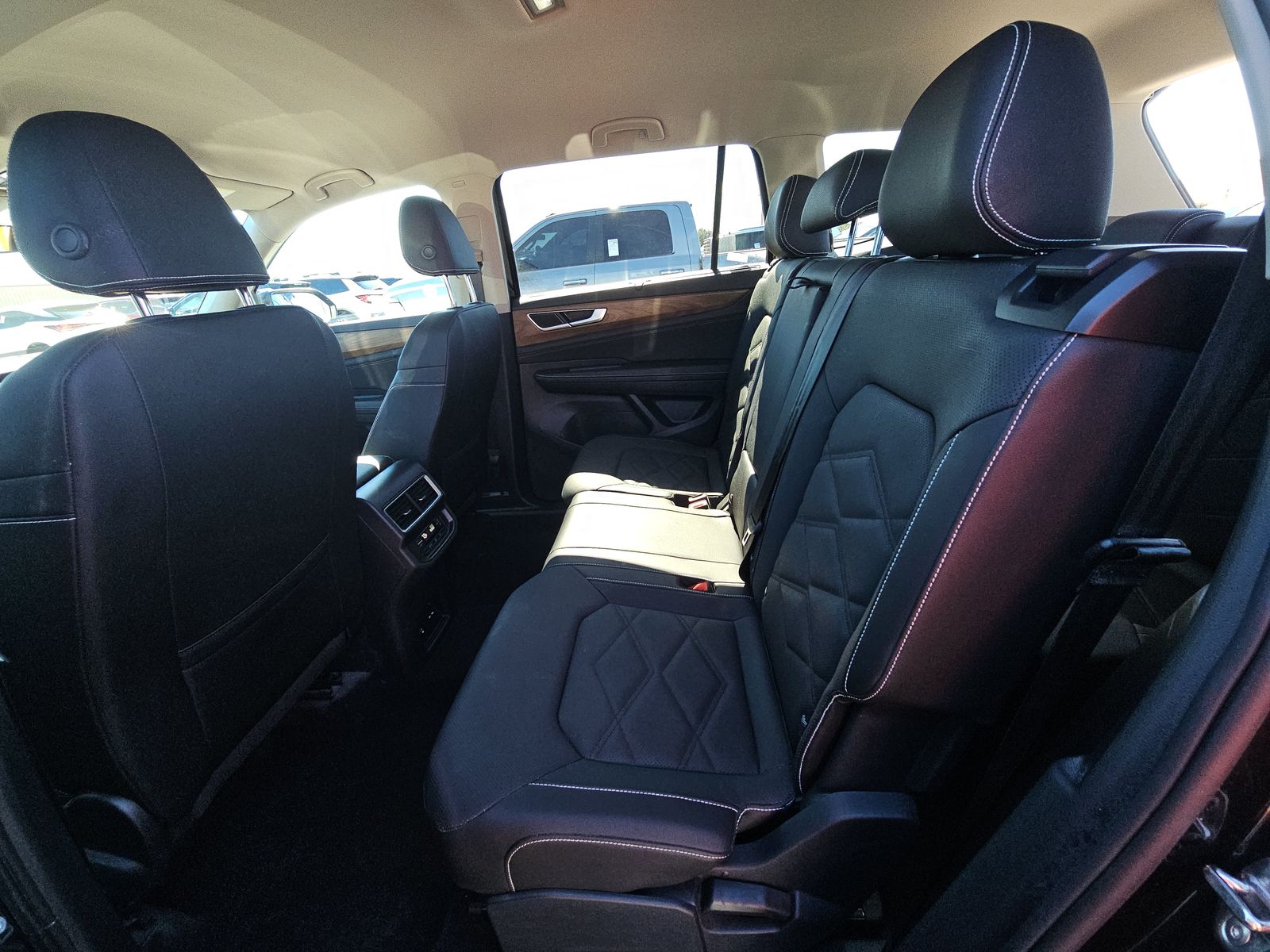 2025 Volkswagen Atlas 2.0T SE AWD