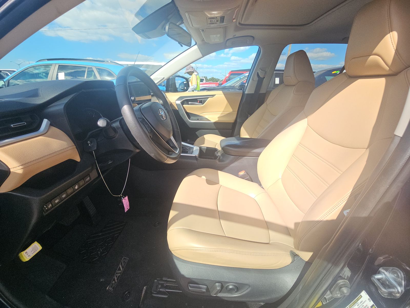 2023 Toyota RAV4 XLE Premium FWD