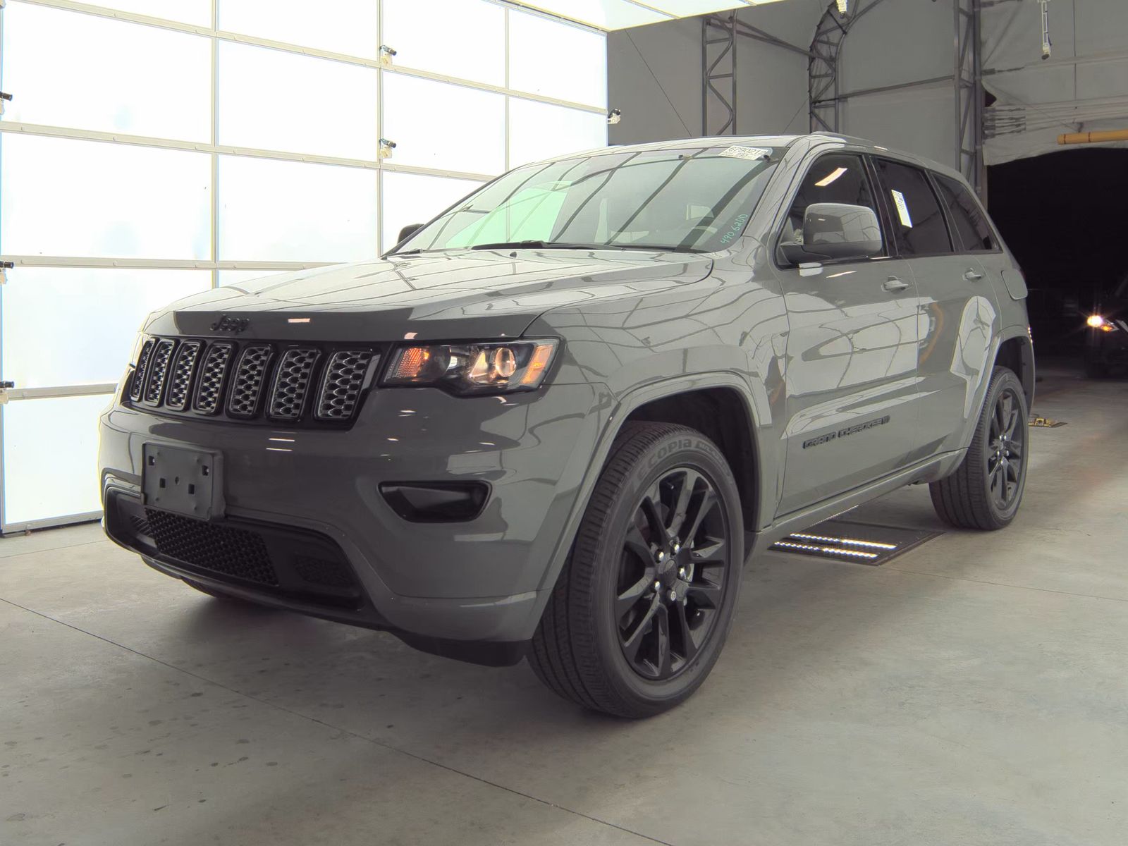 2022 Jeep Grand Cherokee Laredo X AWD