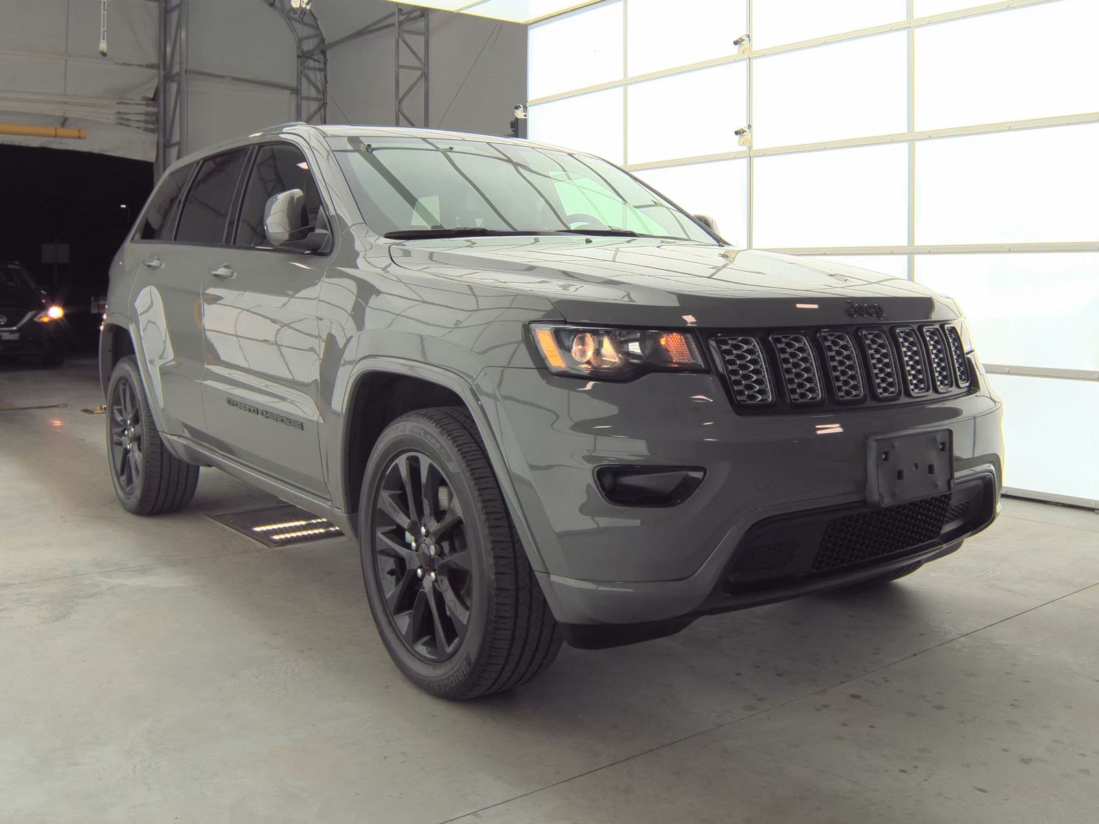 2022 Jeep Grand Cherokee Laredo X AWD