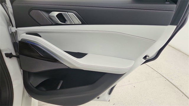 2025 BMW X6 xDrive40i AWD