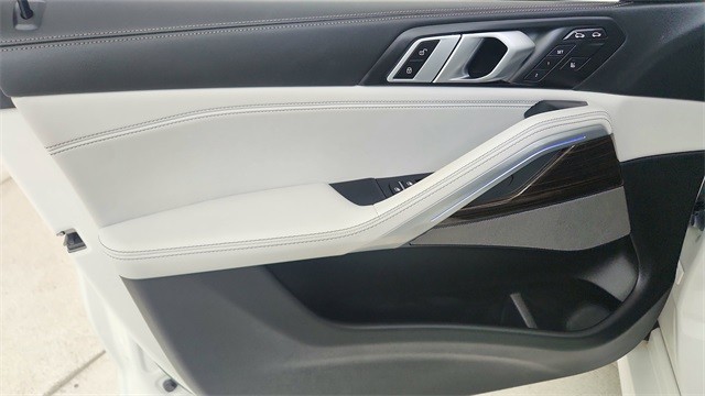 2025 BMW X6 xDrive40i AWD