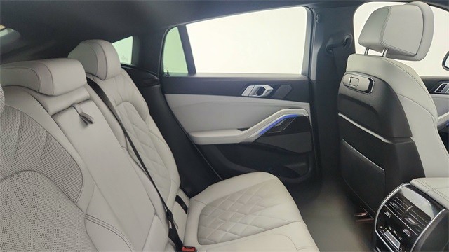 2025 BMW X6 xDrive40i AWD